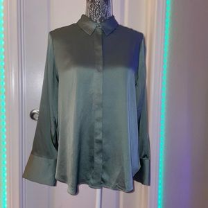 Chico's mint green long sleeve button down satin blouse size 2